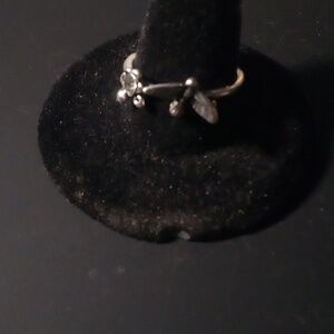 ❤️3/$10❤️NIP - Silver Tone Hollow Style New Design Ring - 8